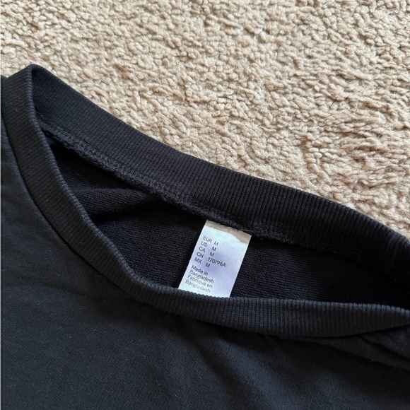 H&M Black Crew Neck Sweater with Ribbed Cuffs - Picture 3 of 6